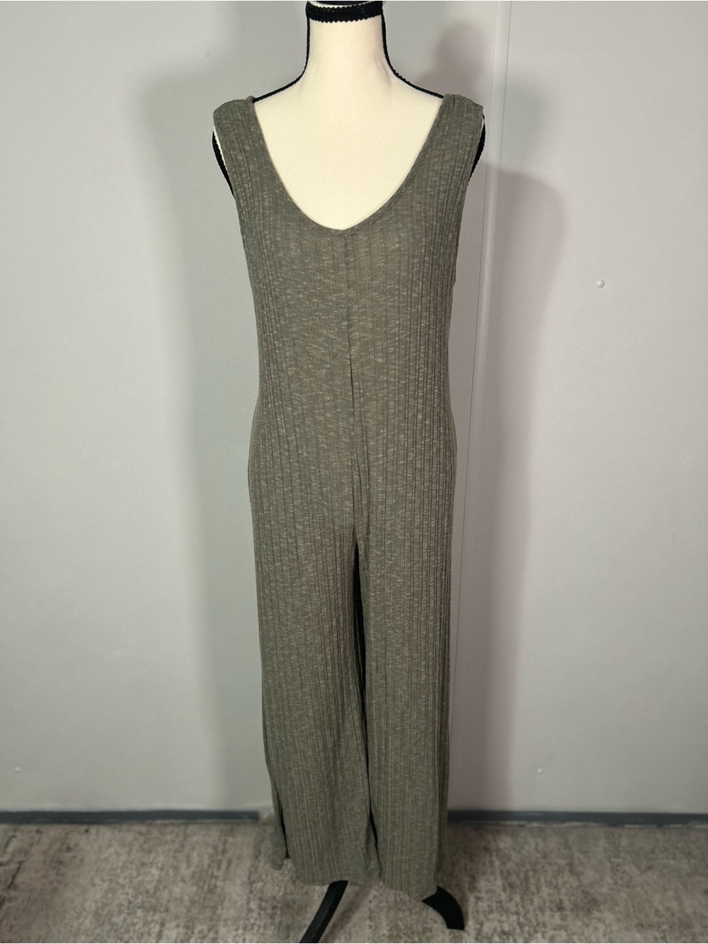 Ces Femme Olive Ribbed Scoop-Neck Wide-Leg Jumpsuit